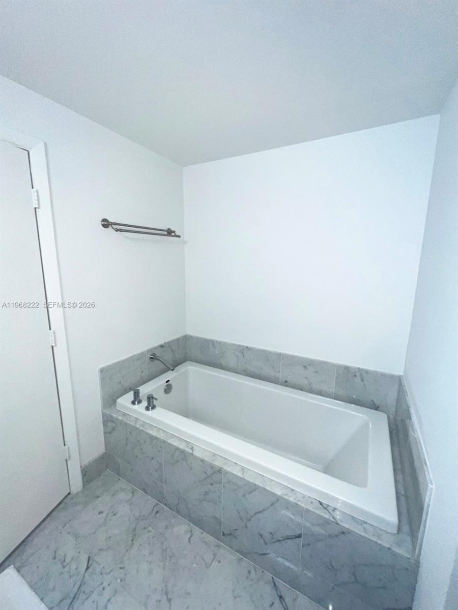 VIZCAYNE SOUTH CONDO - Residential