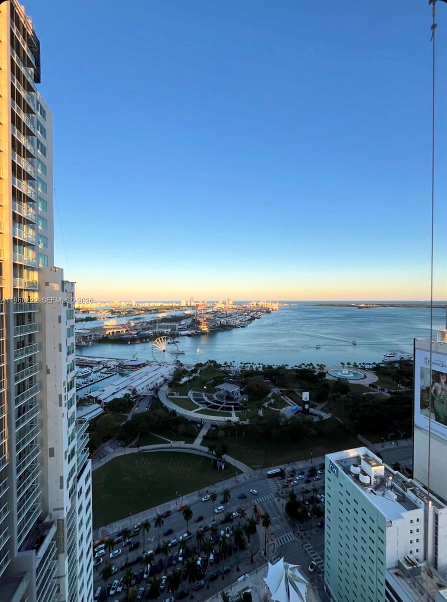 VIZCAYNE SOUTH CONDO - Residential