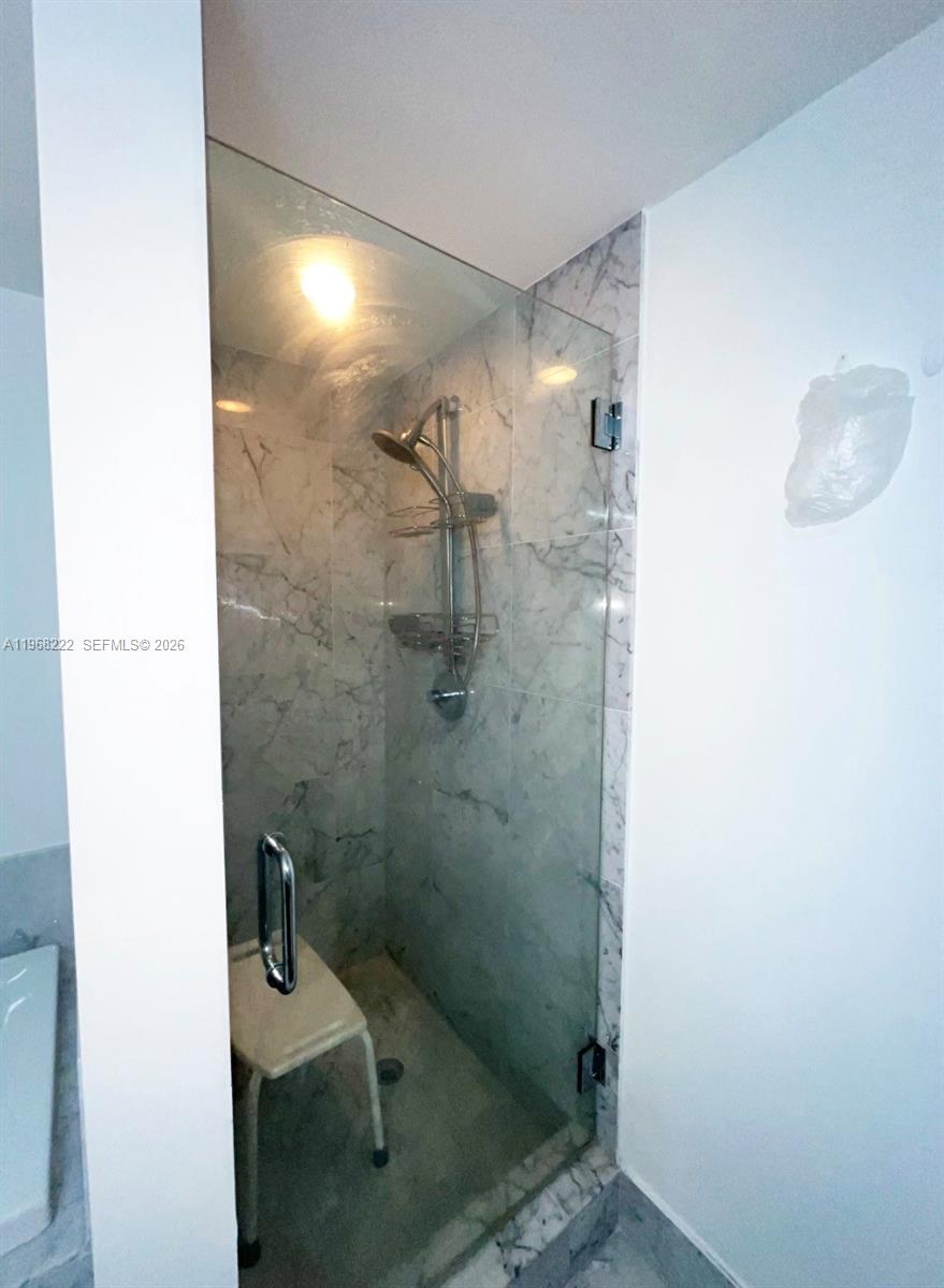 VIZCAYNE SOUTH CONDO - Residential