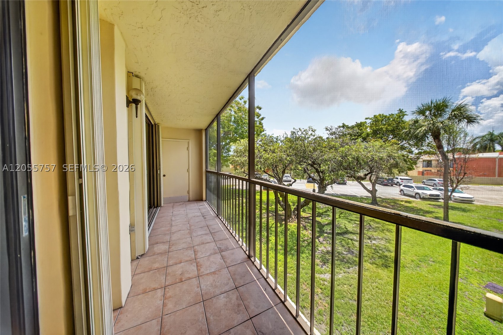 THE HORIZONS CONDO #3 - Residential