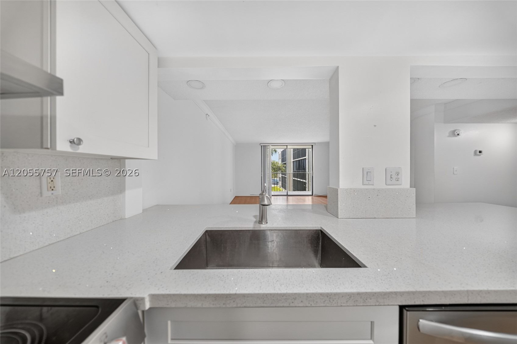 THE HORIZONS CONDO #3 - Residential