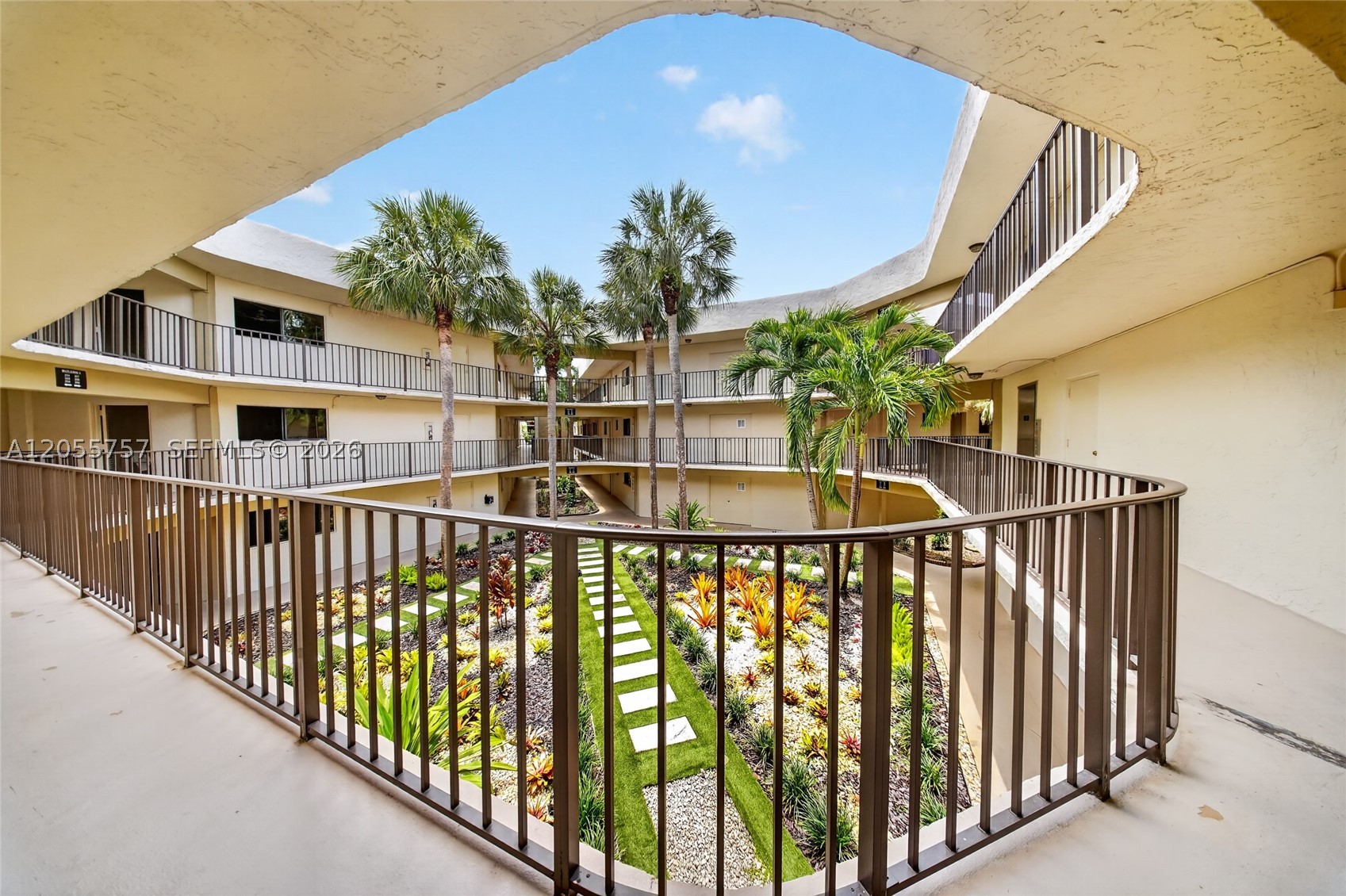 THE HORIZONS CONDO #3 - Residential