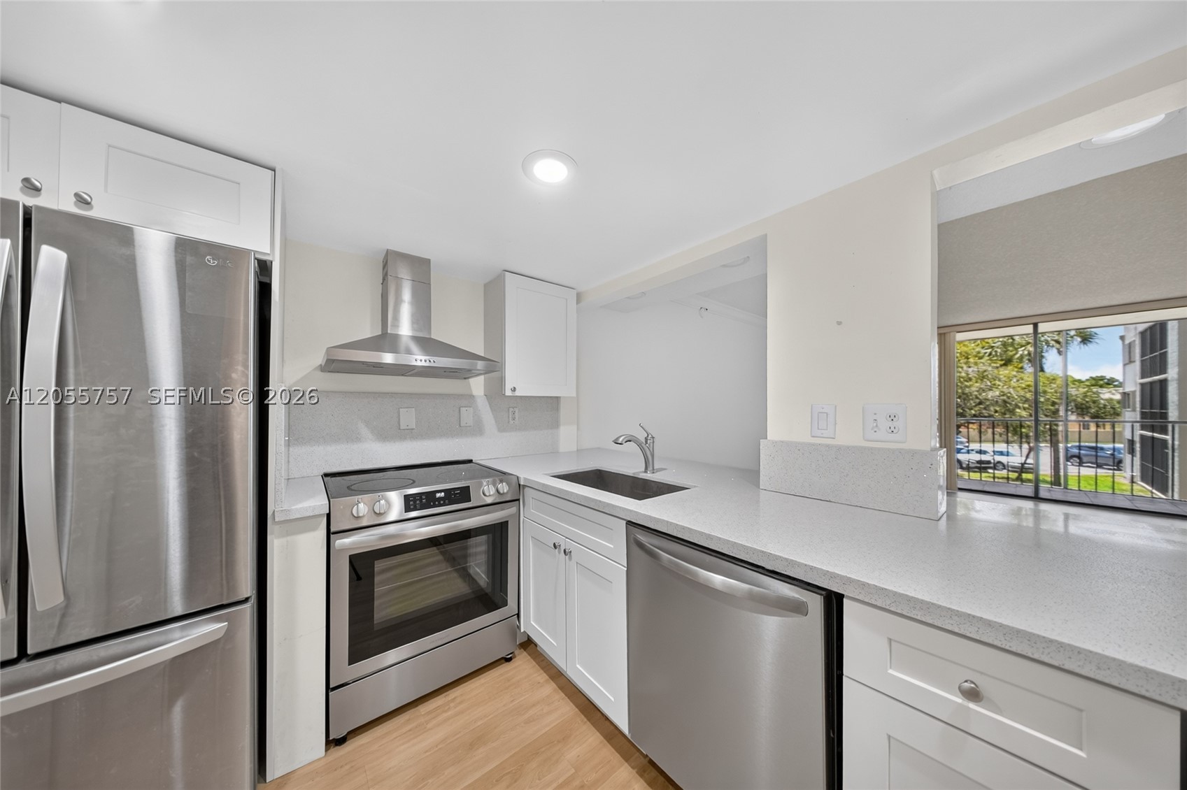 THE HORIZONS CONDO #3 - Residential
