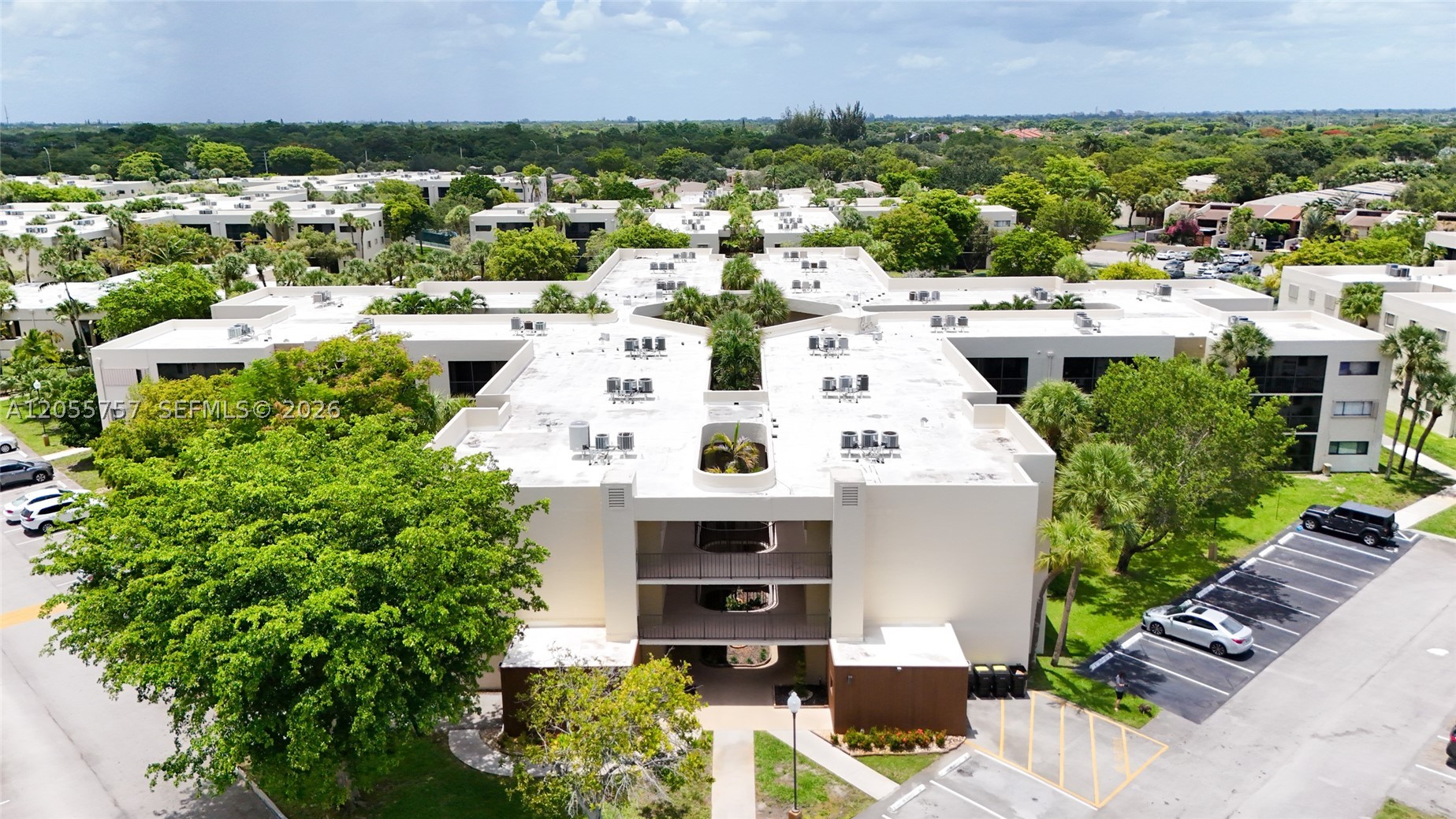 THE HORIZONS CONDO #3 - Residential