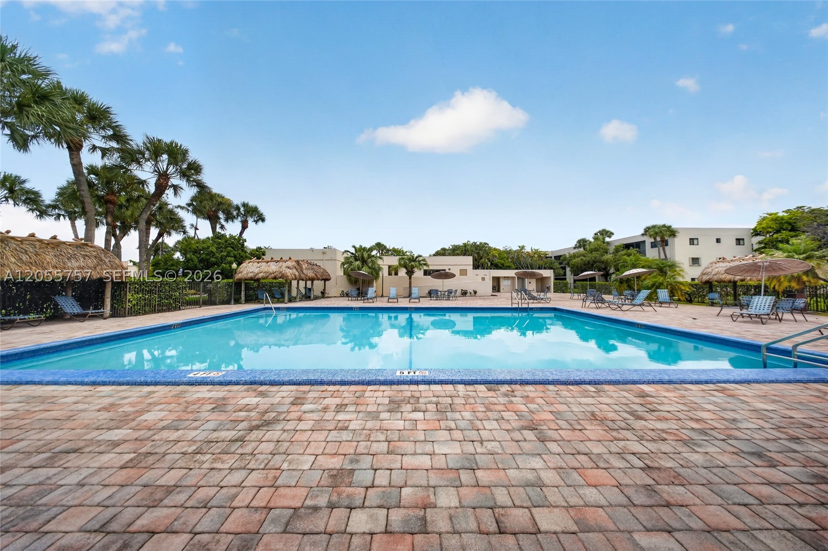 THE HORIZONS CONDO #3 - Residential