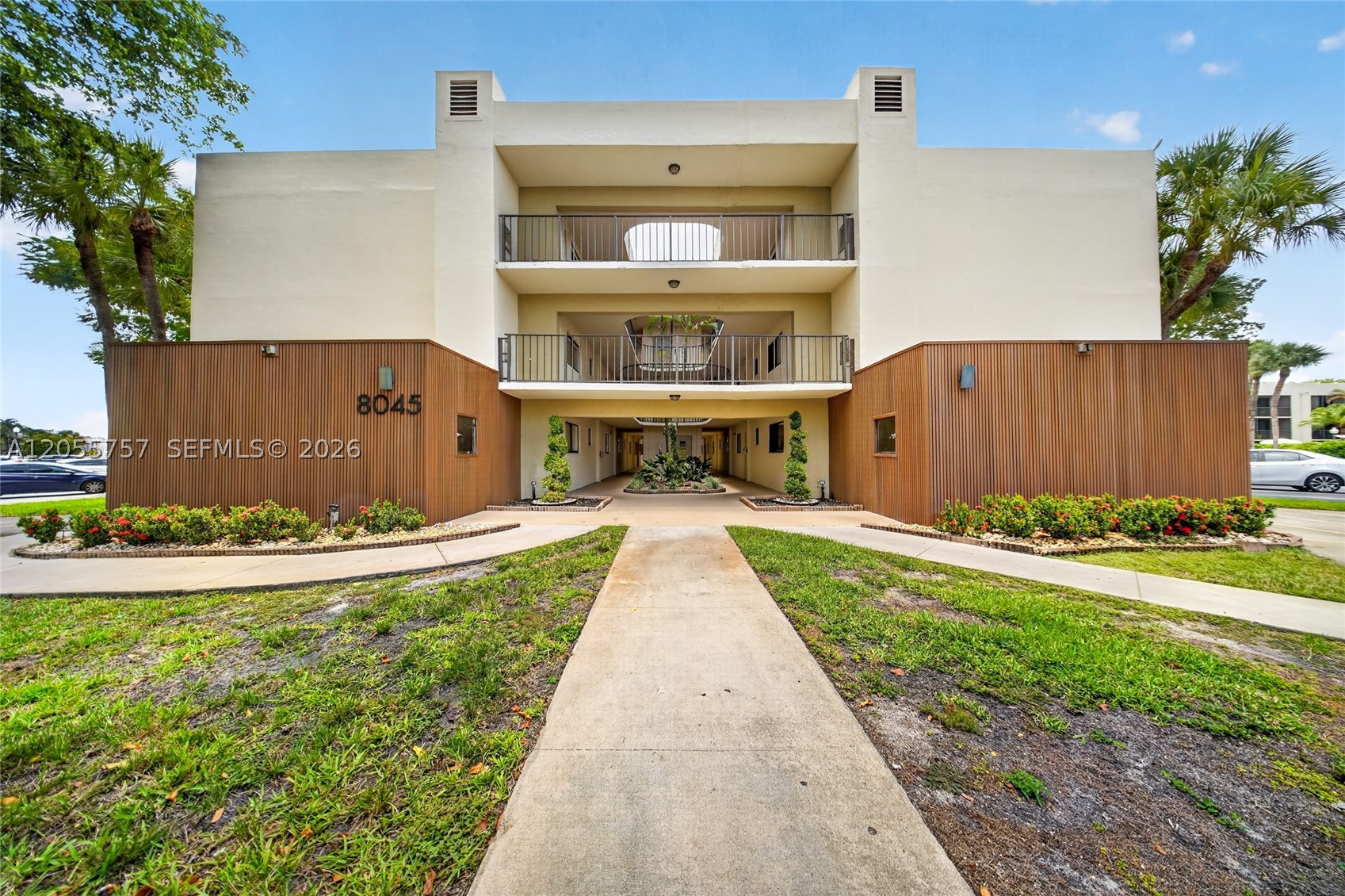 THE HORIZONS CONDO #3 - Residential