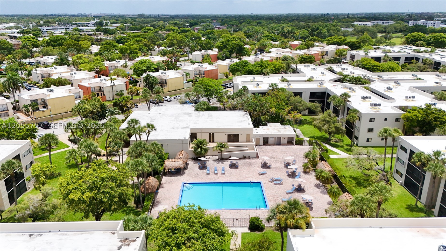 THE HORIZONS CONDO #3 - Residential