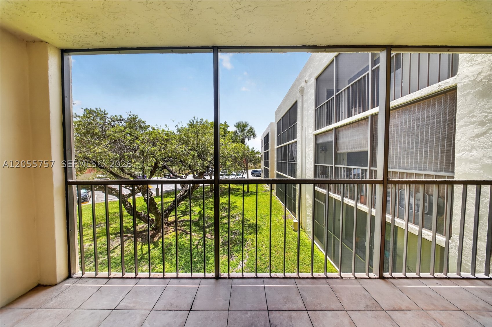 THE HORIZONS CONDO #3 - Residential