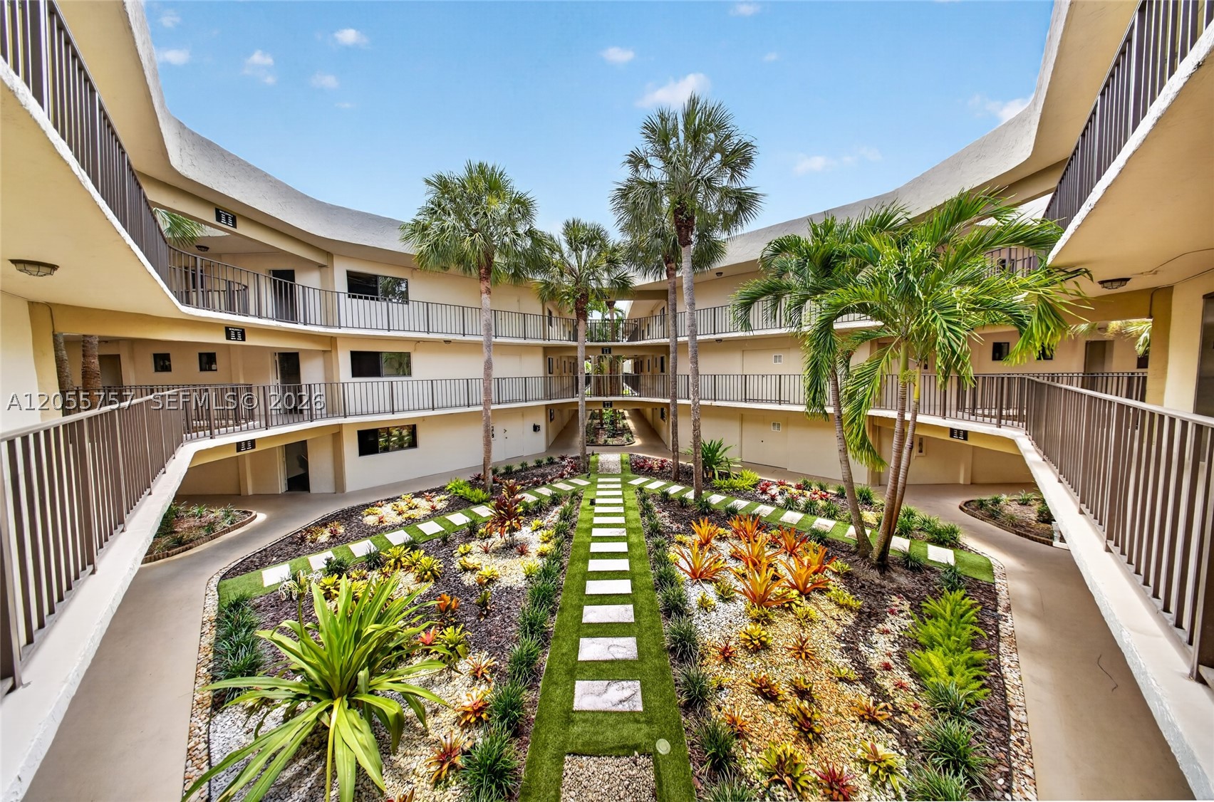 THE HORIZONS CONDO #3 - Residential