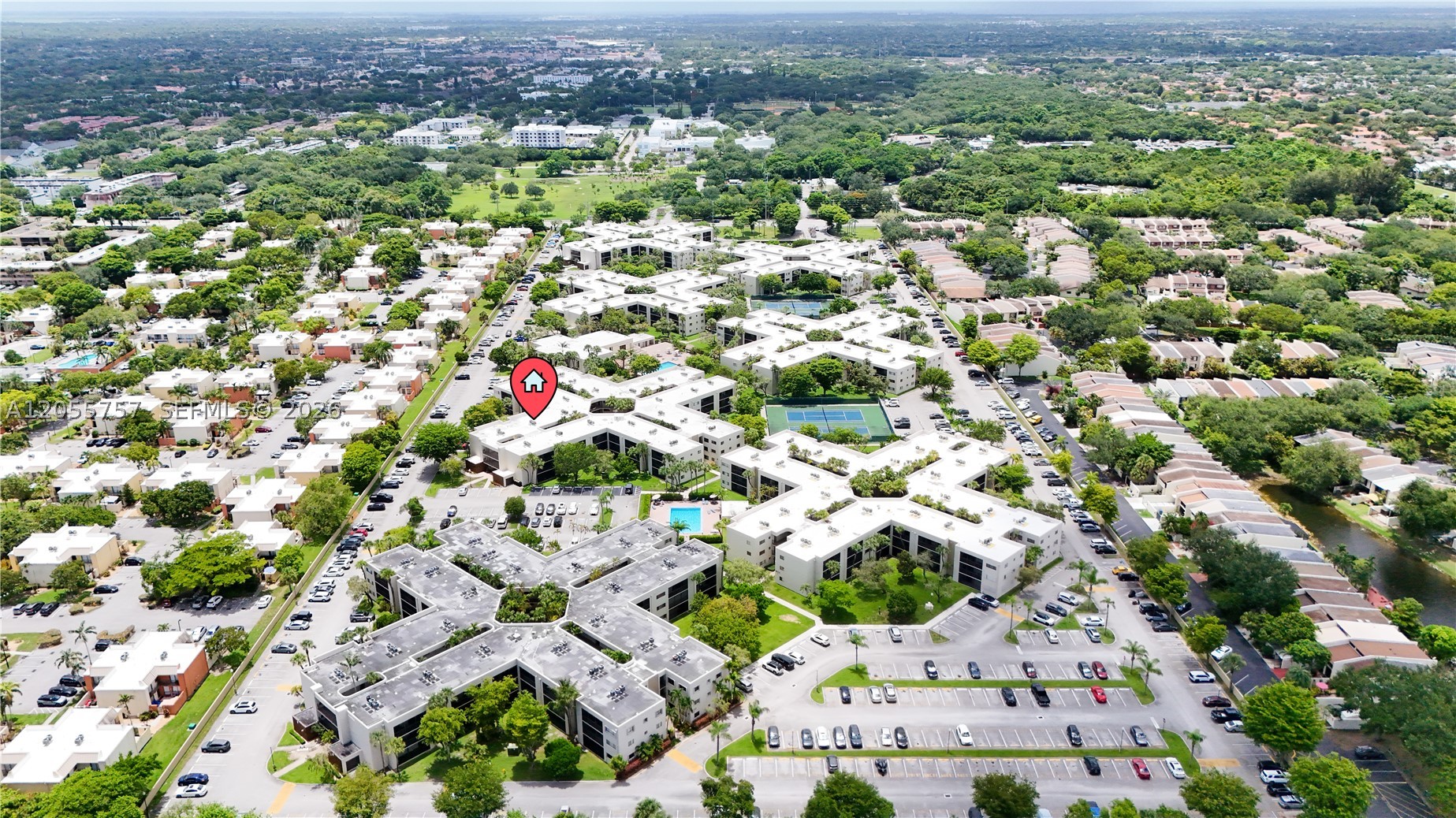 THE HORIZONS CONDO #3 - Residential