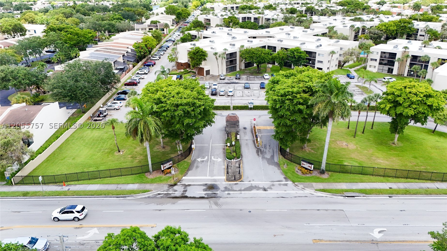 THE HORIZONS CONDO #3 - Residential