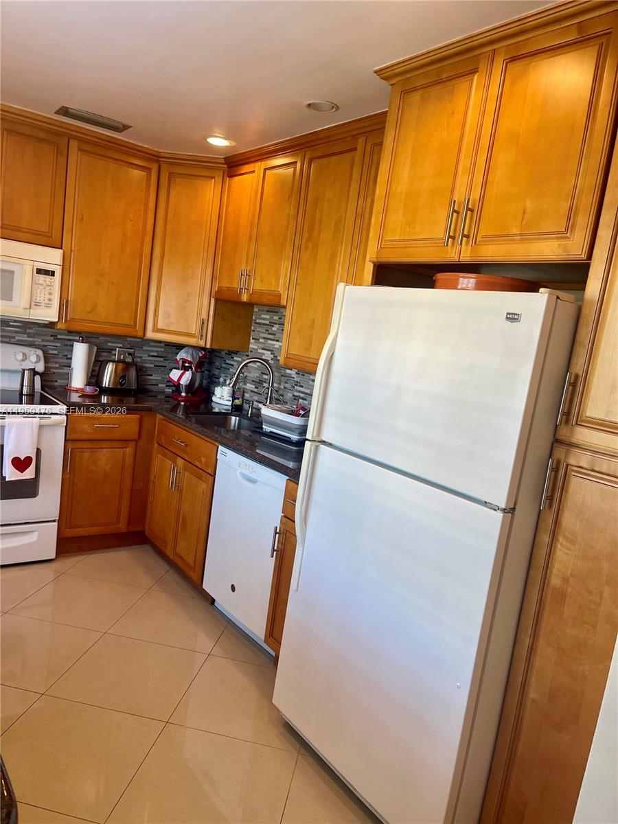 TOPAZ SOUTH CONDO - Residential