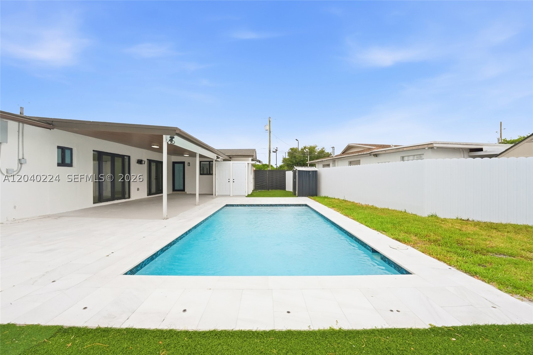 LAKE LAURENCE NORTH - Residential