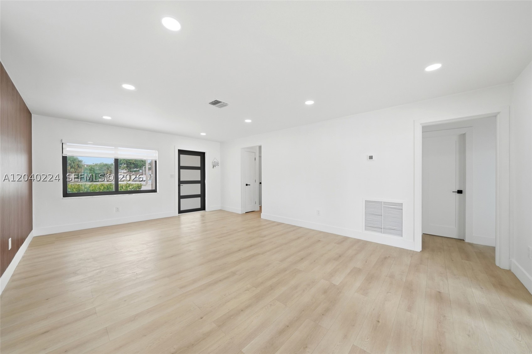 LAKE LAURENCE NORTH - Residential