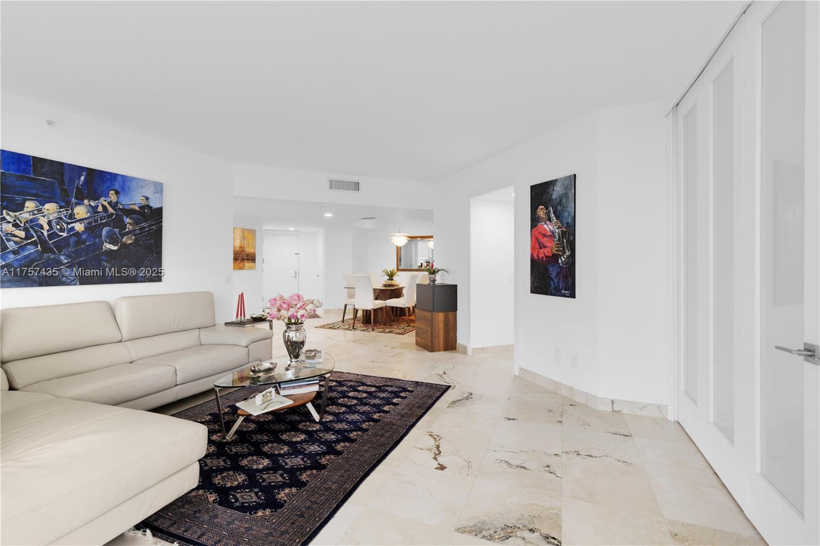 SOUTH TOWER AT THE POINT - Residential