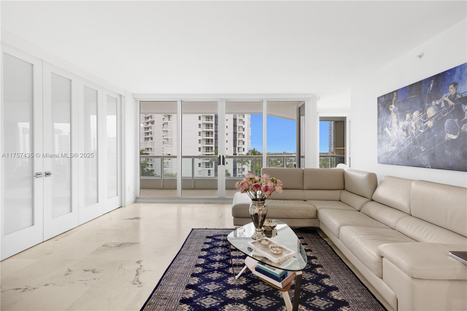 SOUTH TOWER AT THE POINT - Residential