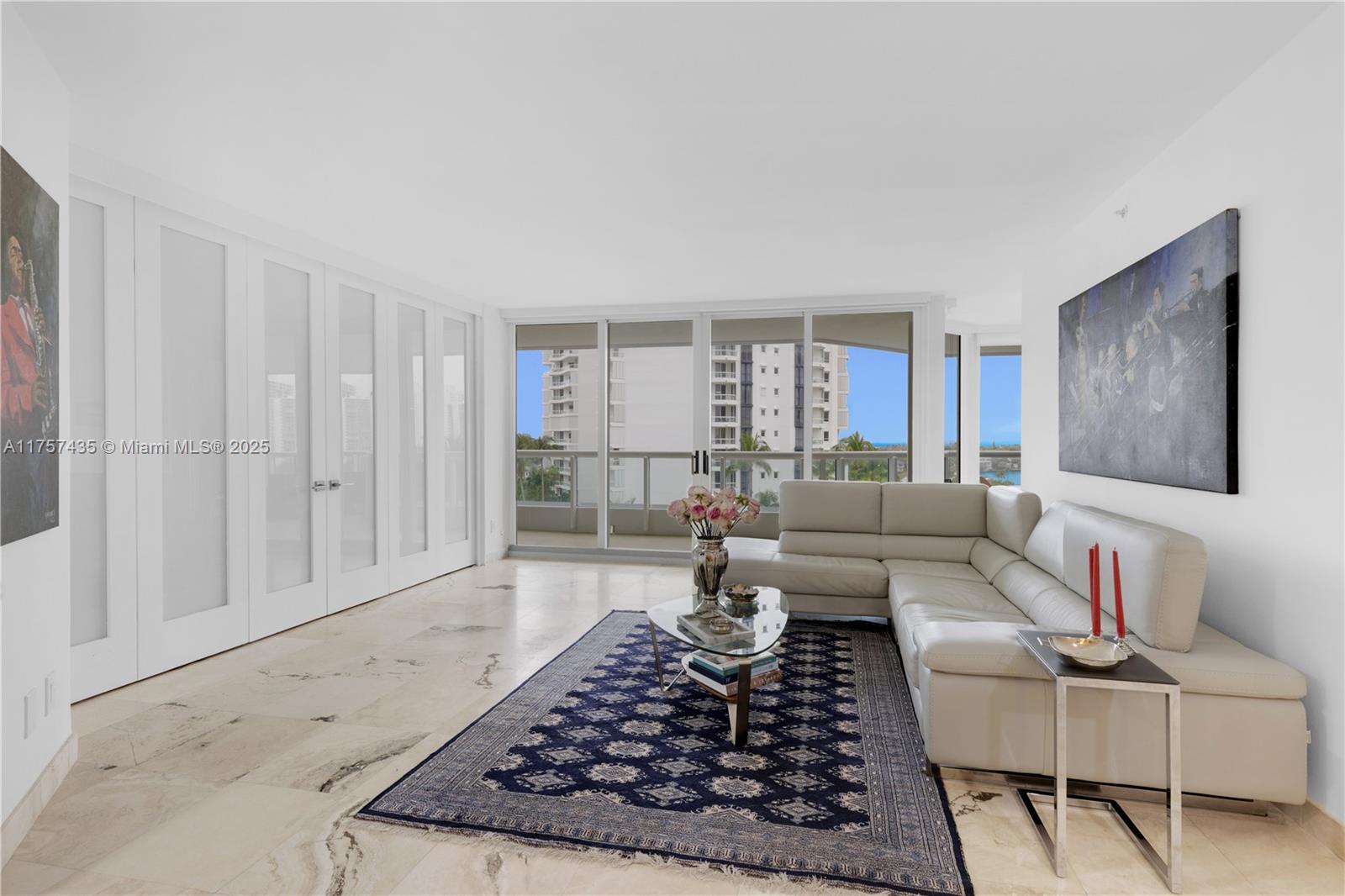 SOUTH TOWER AT THE POINT - Residential