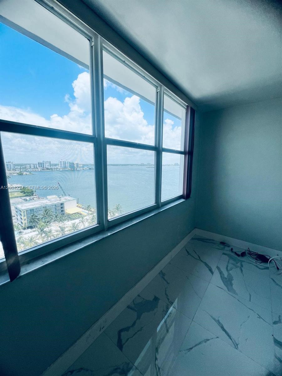KENNEDY HOUSE CONDO - Residential