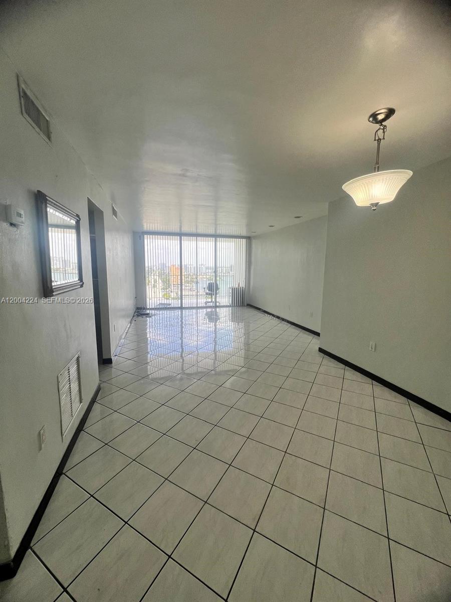 KENNEDY HOUSE CONDO - Residential