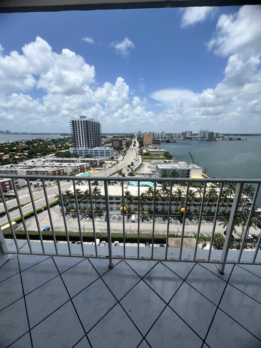 KENNEDY HOUSE CONDO - Residential