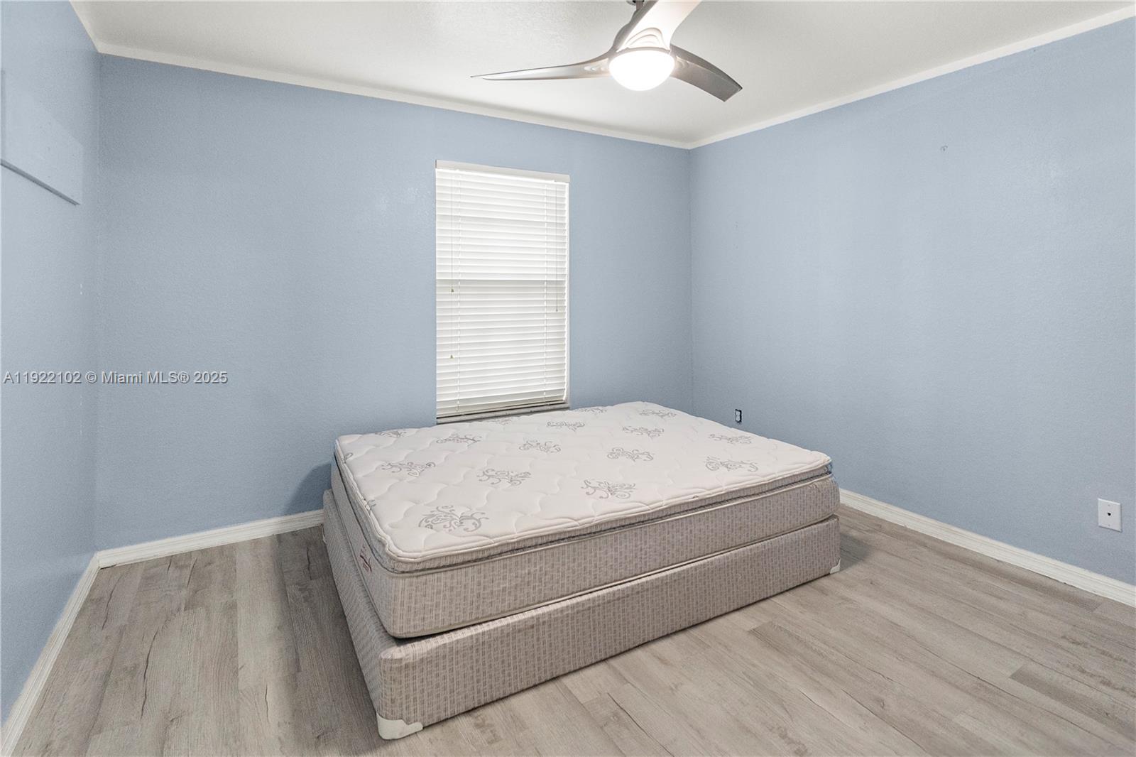 VICTORIA LAKES - Residential