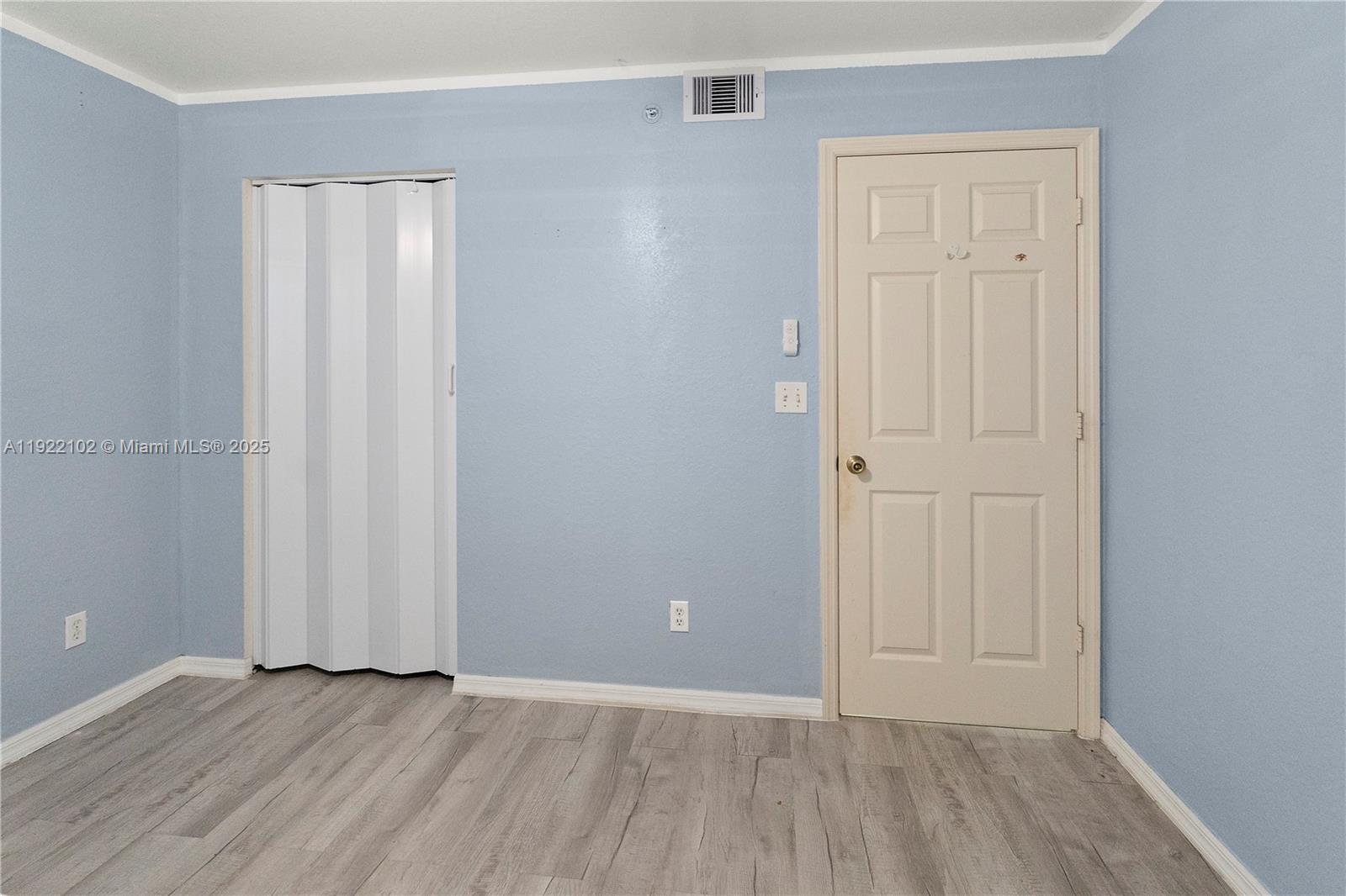 VICTORIA LAKES - Residential