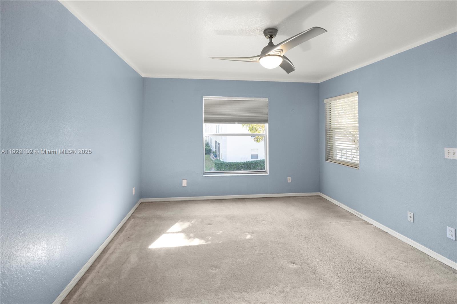 VICTORIA LAKES - Residential