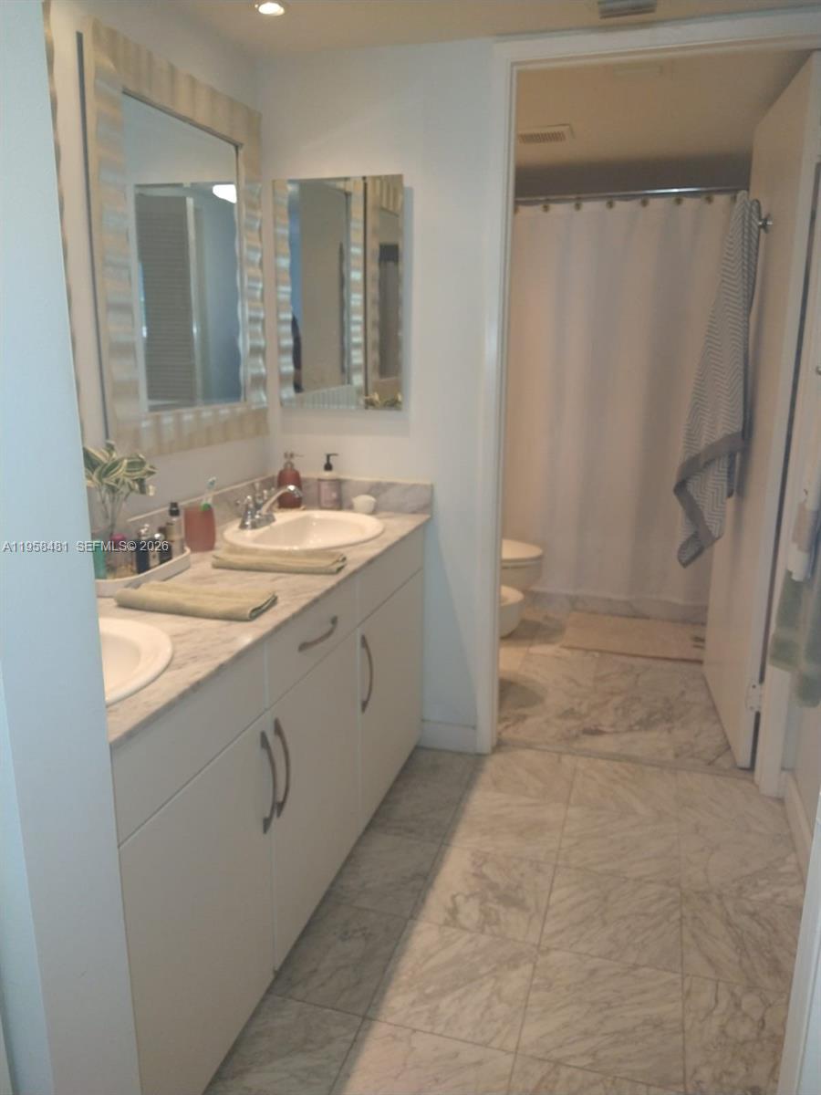 MARBELLA CONDO - Residential