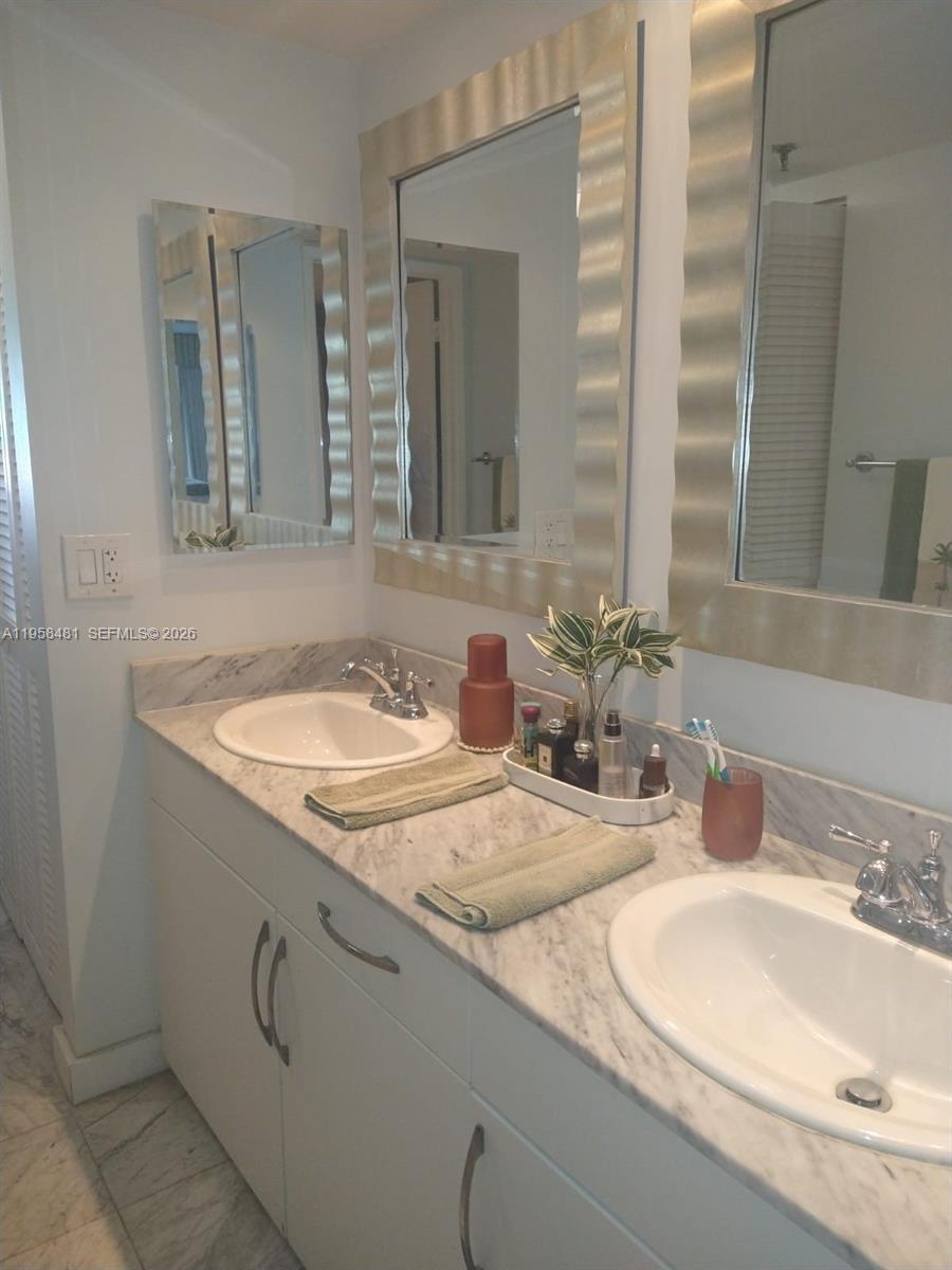 MARBELLA CONDO - Residential