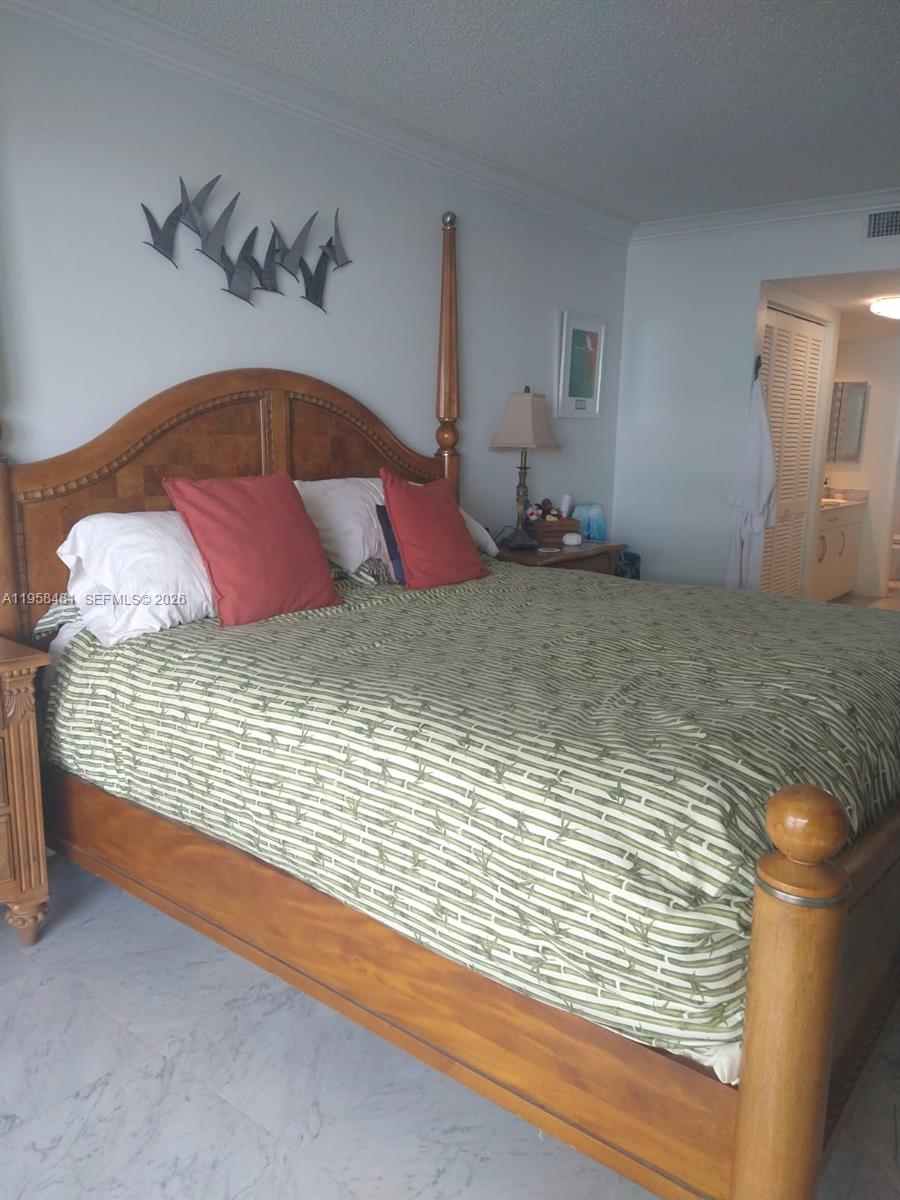 MARBELLA CONDO - Residential