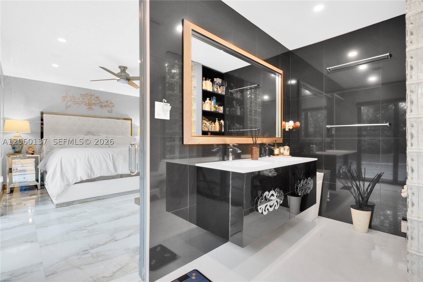 MEDITERRANIA - Residential
