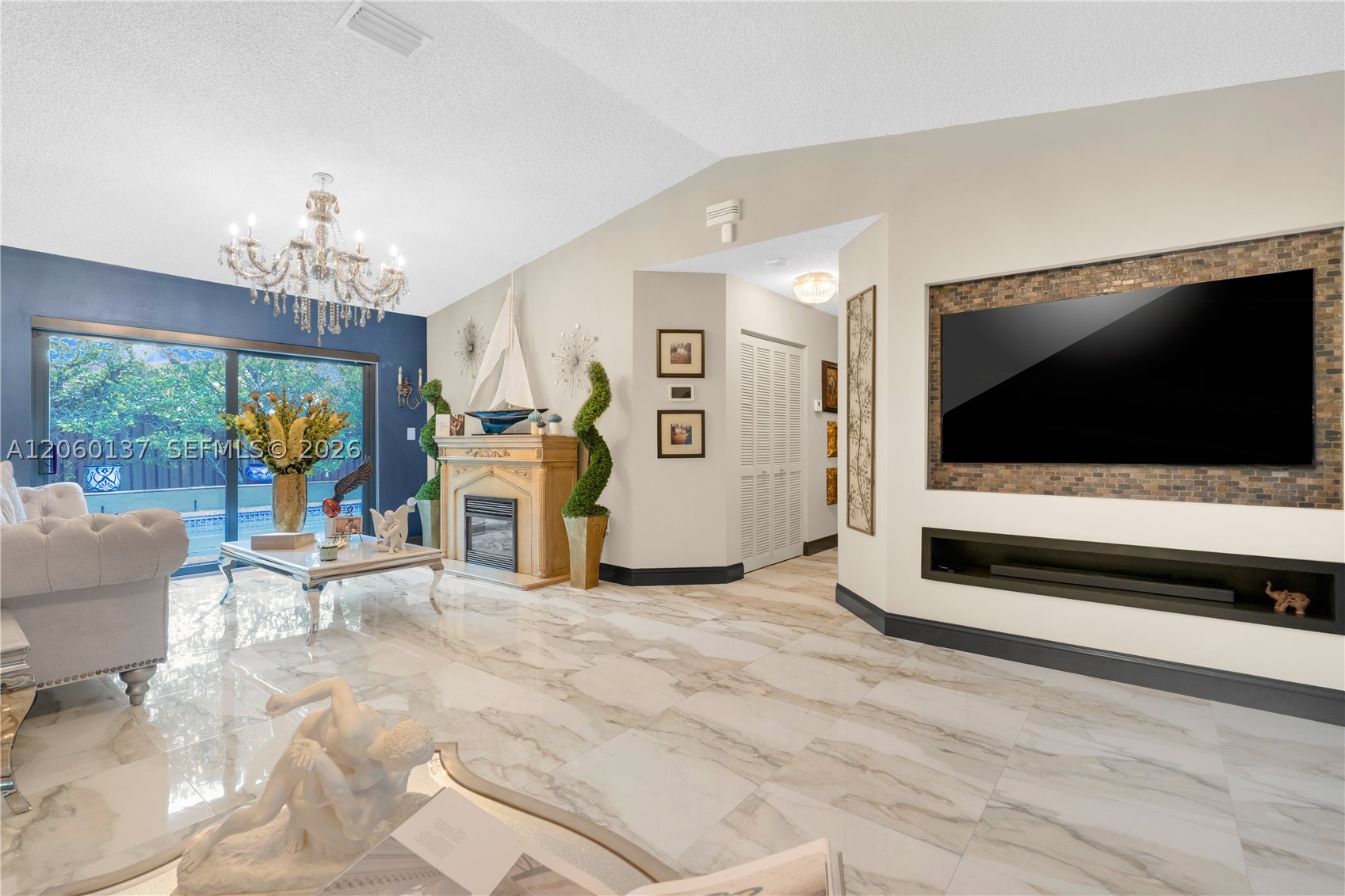 MEDITERRANIA - Residential