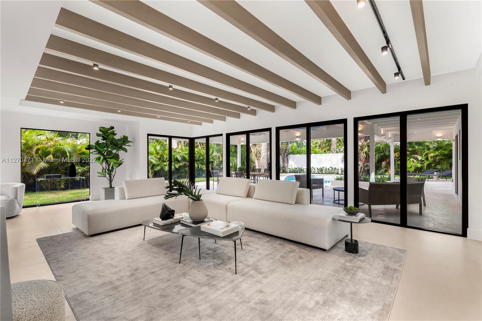 COCONUT GROVE MANOR - Residential