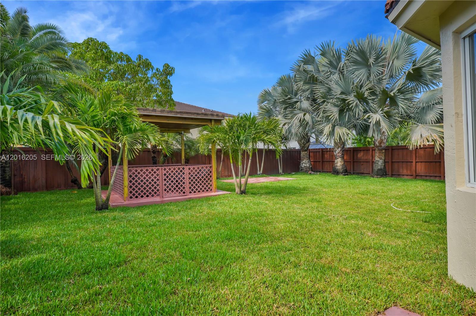 PALM ISLE ESTATES - Residential