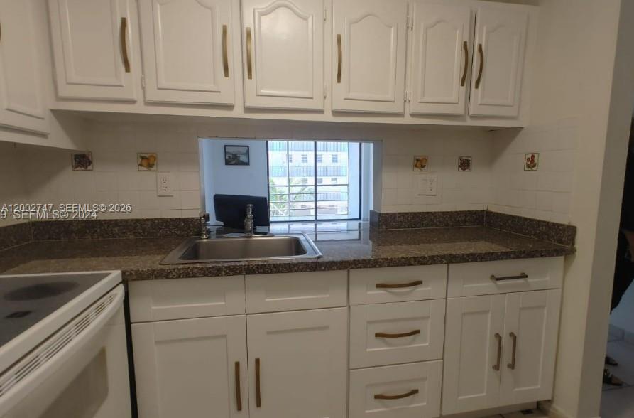BAYSWATER COURT CONDO - Residential