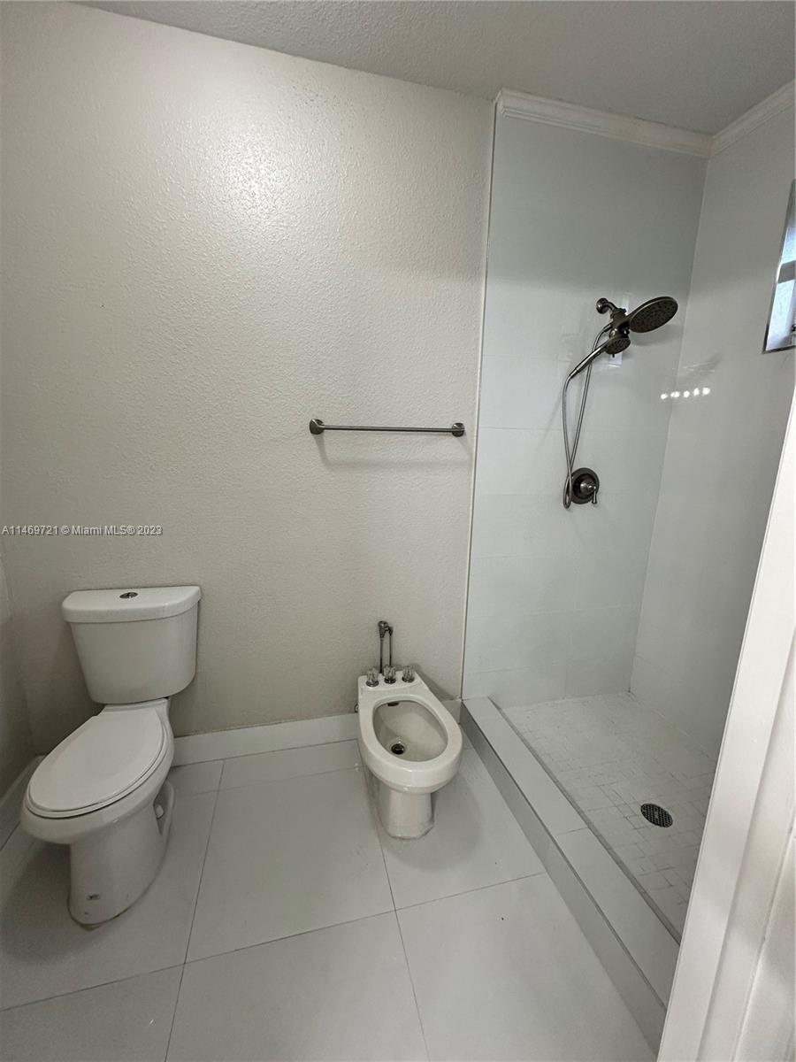 WEST LAKES GARDENS 1ST AD - Residential