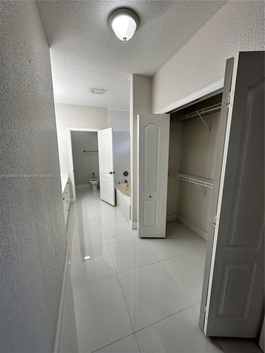 WEST LAKES GARDENS 1ST AD - Residential