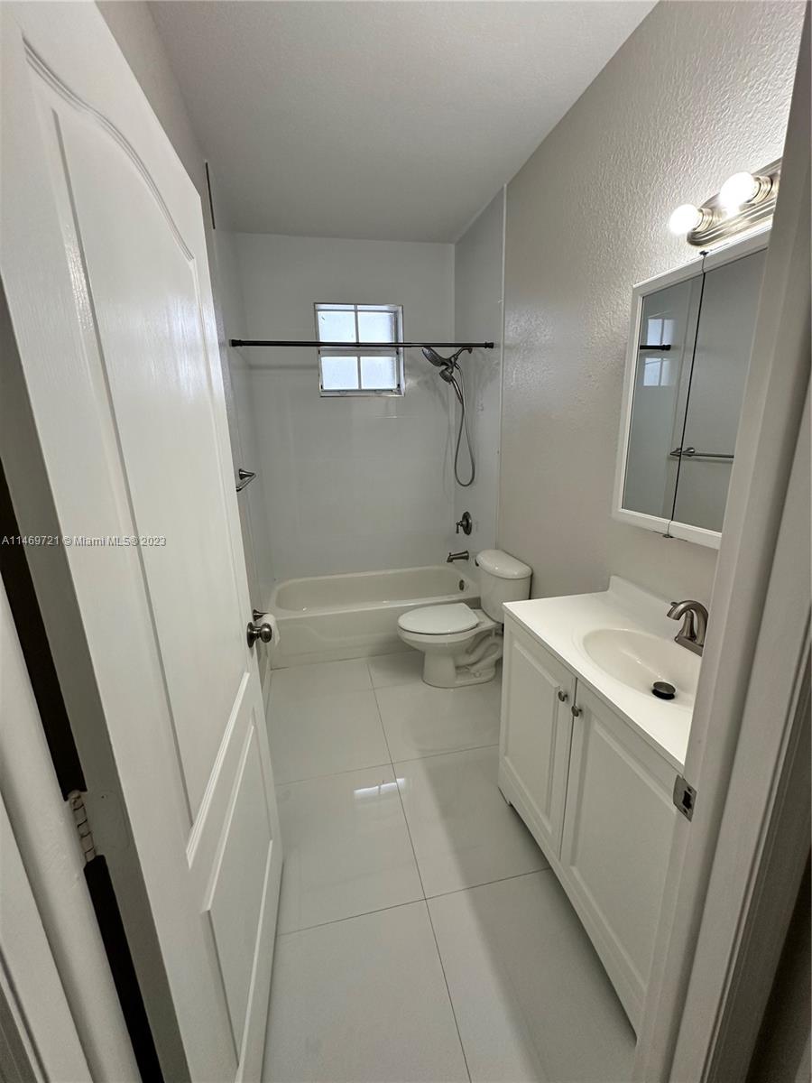 WEST LAKES GARDENS 1ST AD - Residential
