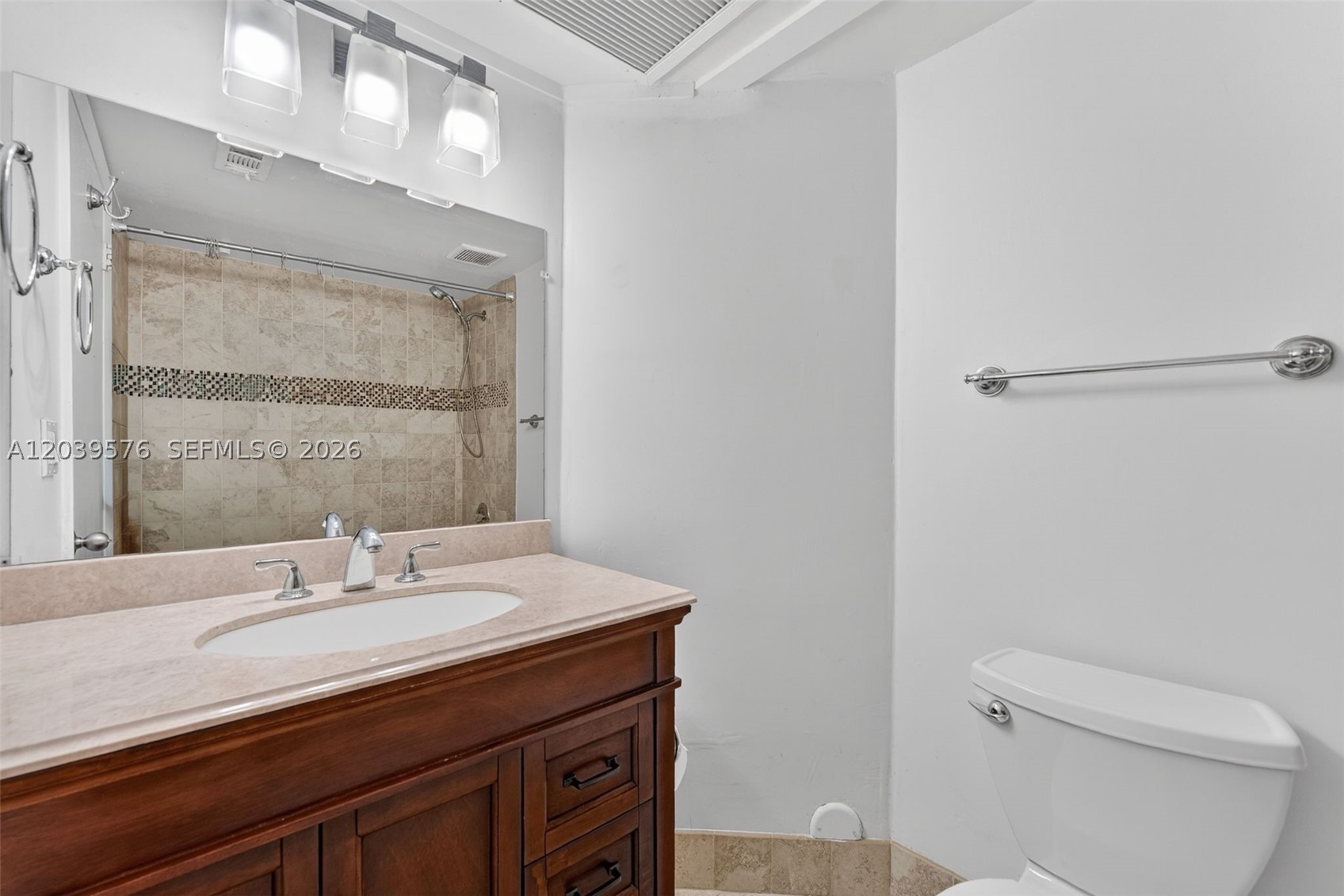 LAKEVIEW CLUB CONDO - Residential