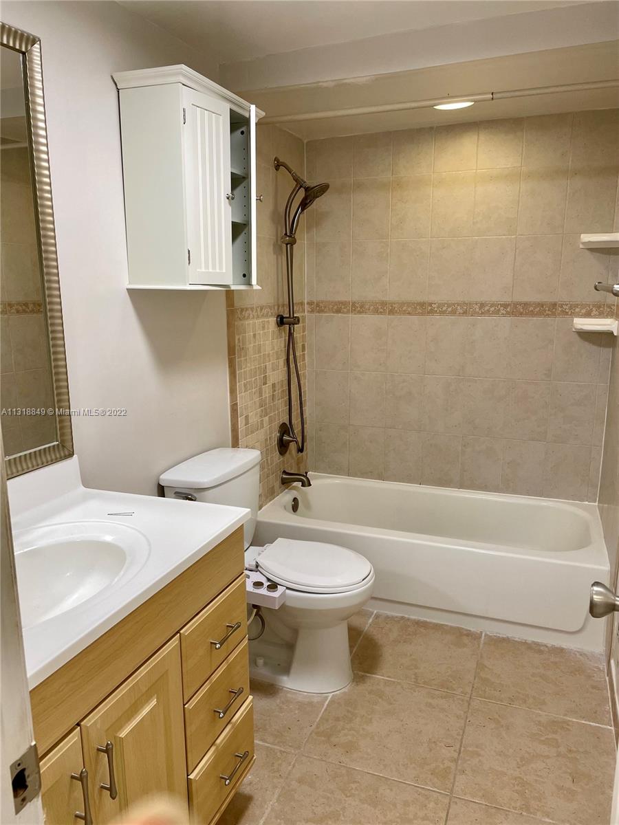 WIMBLEDON AT JACARANDA CO - Residential Lease