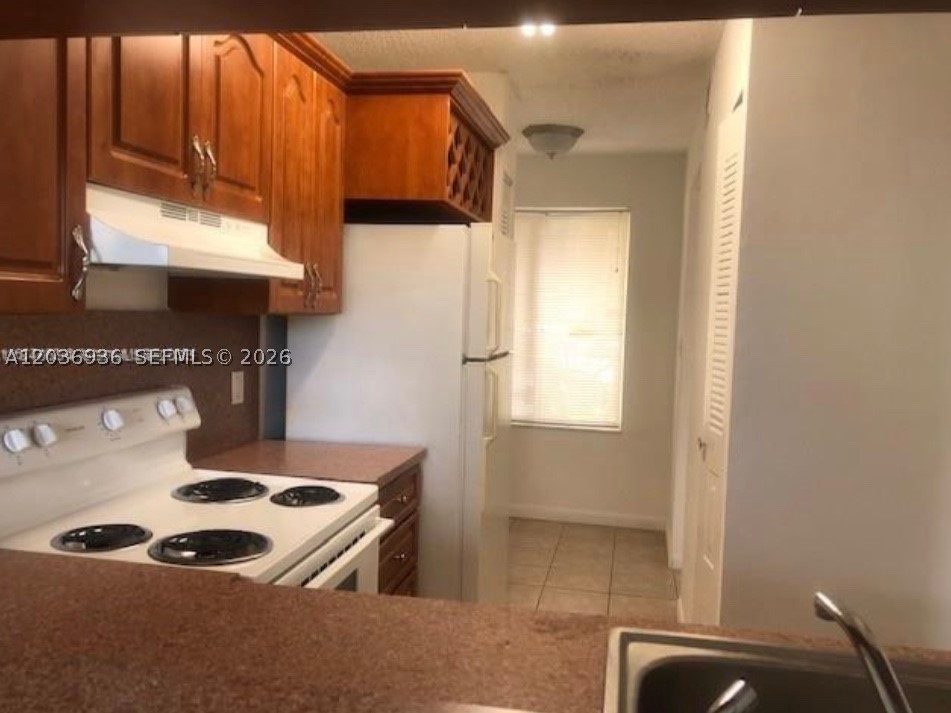 NAPOLI GARDENS AT CORAL S - Residential Lease