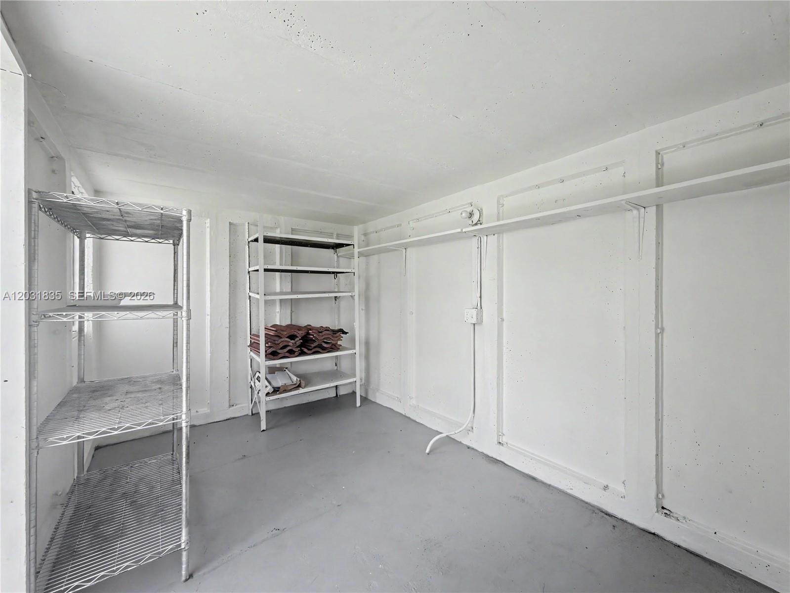 CINEMA PARK COUNTRY CLUB - Residential Lease