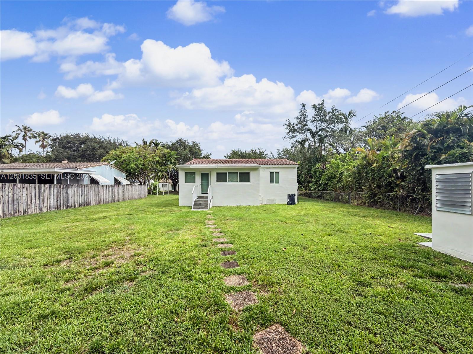 CINEMA PARK COUNTRY CLUB - Residential Lease