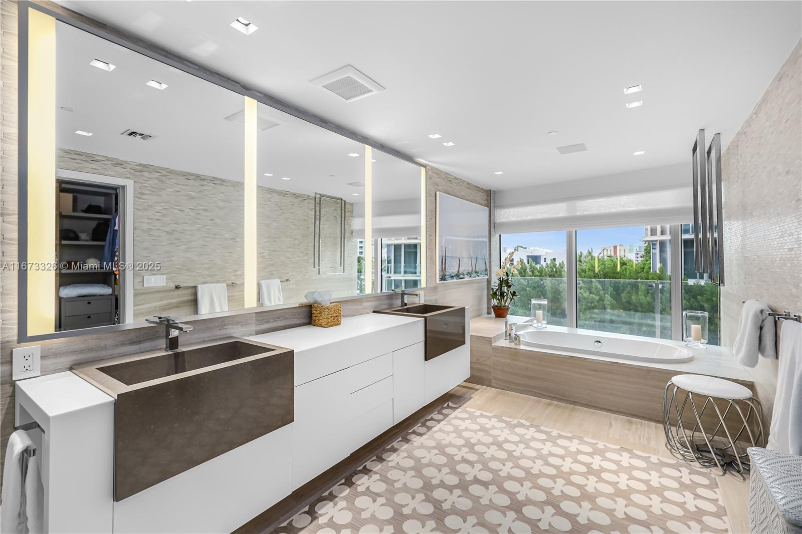 ONE OCEAN CONDO - Residential