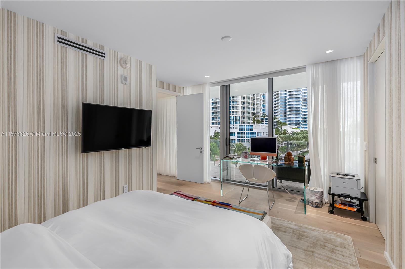 ONE OCEAN CONDO - Residential