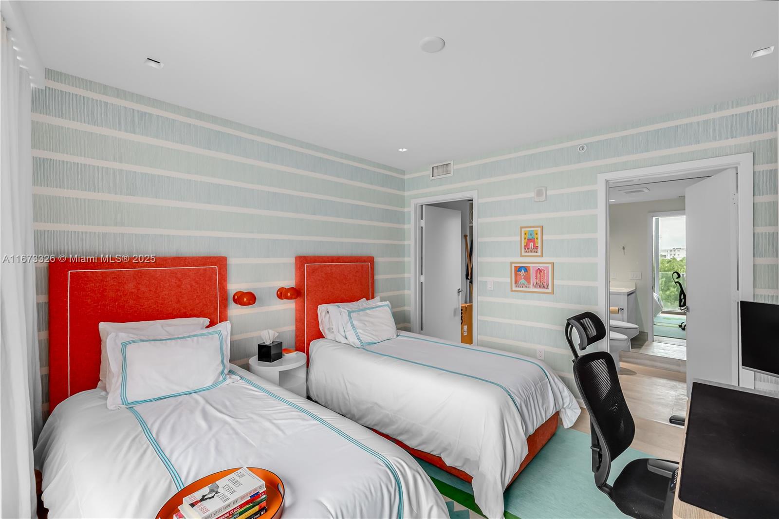 ONE OCEAN CONDO - Residential