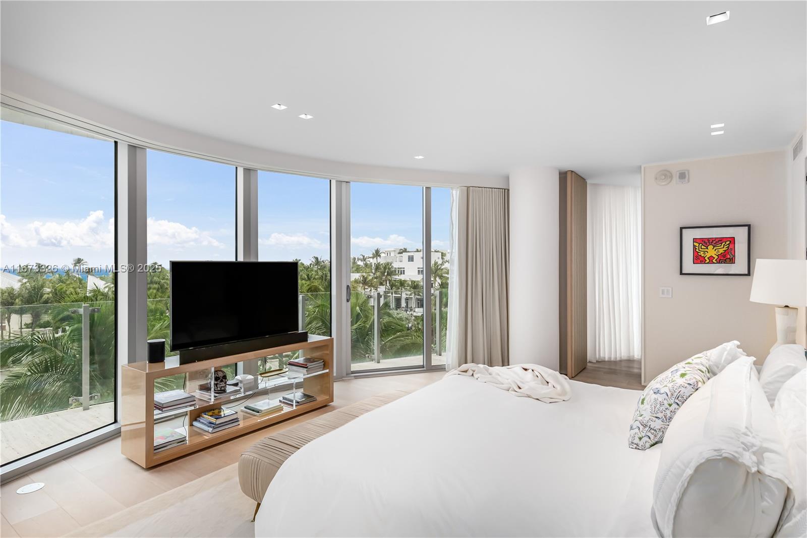ONE OCEAN CONDO - Residential