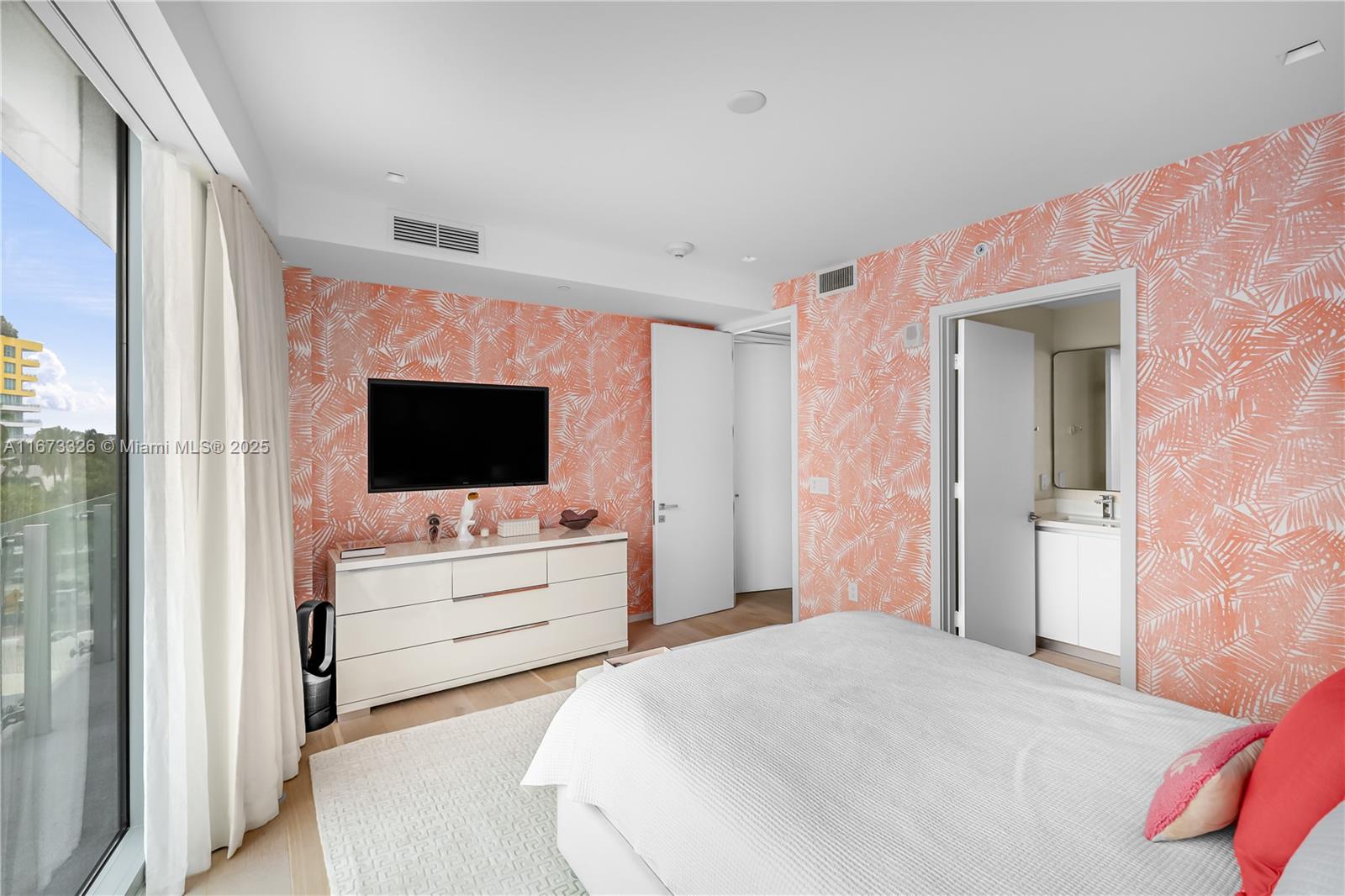 ONE OCEAN CONDO - Residential