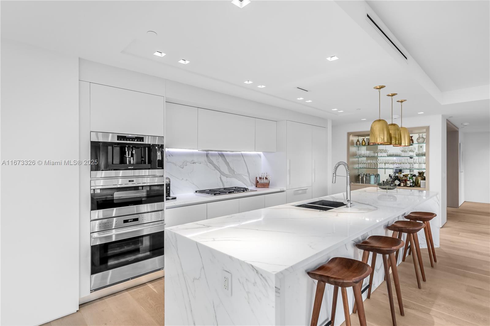 ONE OCEAN CONDO - Residential