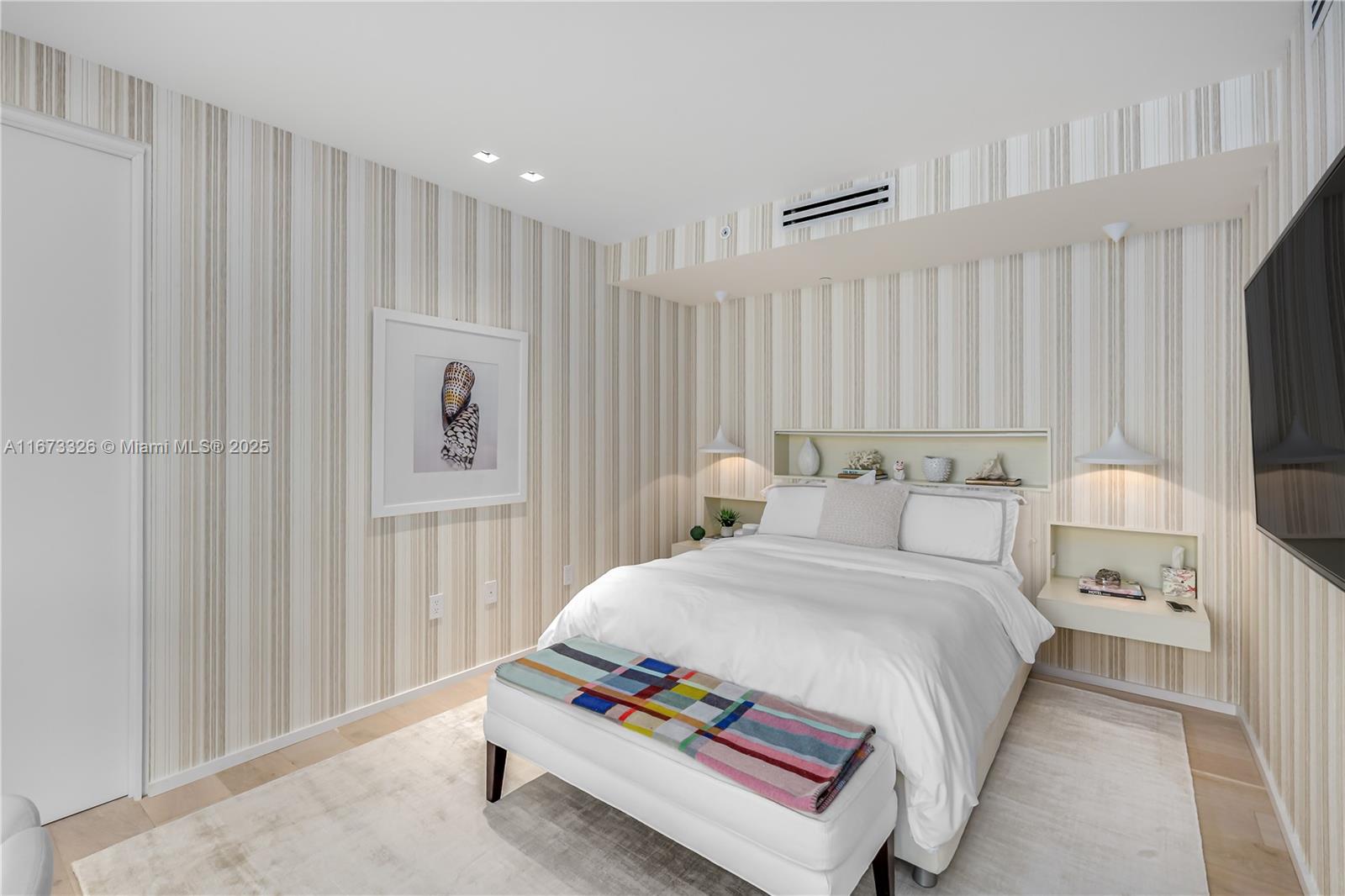 ONE OCEAN CONDO - Residential